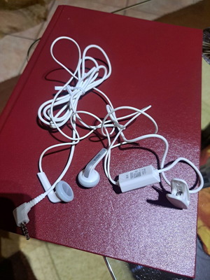 Nokia hand's free stereo headphones original, 2 pairs, 1 new