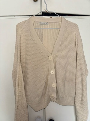 Stradivarius beige knitted cardigan used, size S
