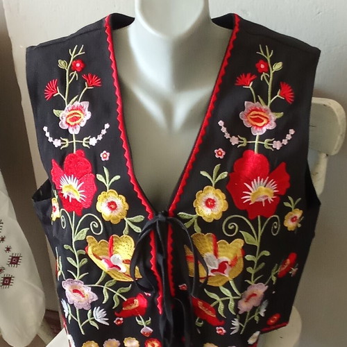 Folk costume new, shirt, ethnic vest and handmade necklace set