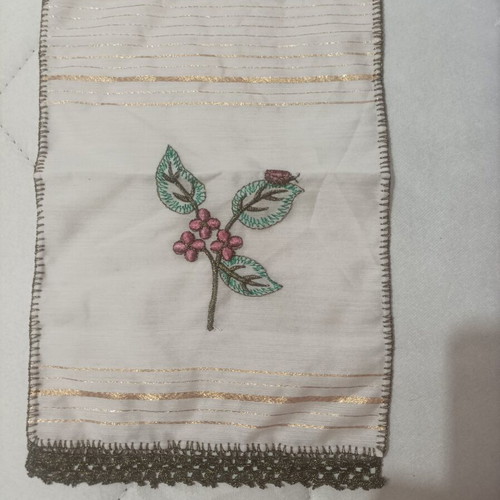 Embroidered table runner 34x19 cm with handmade lace edges