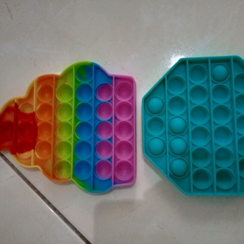 Pop it two pack 14 cm like new, blue one with wear