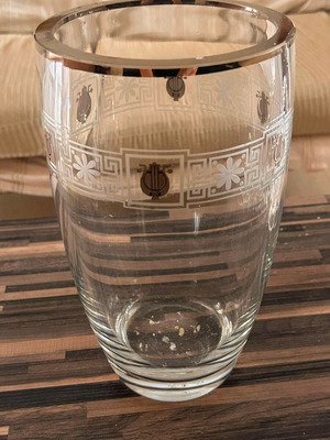 Crystal vase, 16cm diameter, 30cm height
