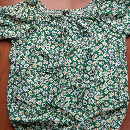 Blouse with daisies used, size M, multicolored