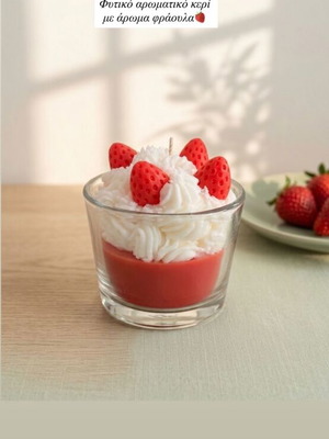 Scented candle plant-based with strawberry scent new