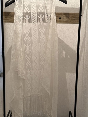 White kimono with fringes like new, one size