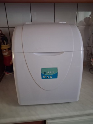 Ice Maker ZB-15AW like new, 15kg/24h production