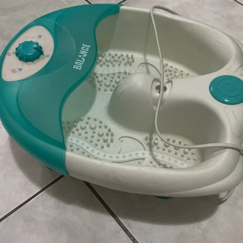 Balance Foot Spa like new with vibration and bubble functions