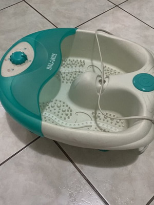 Balance Foot Spa like new with vibration and bubble functions