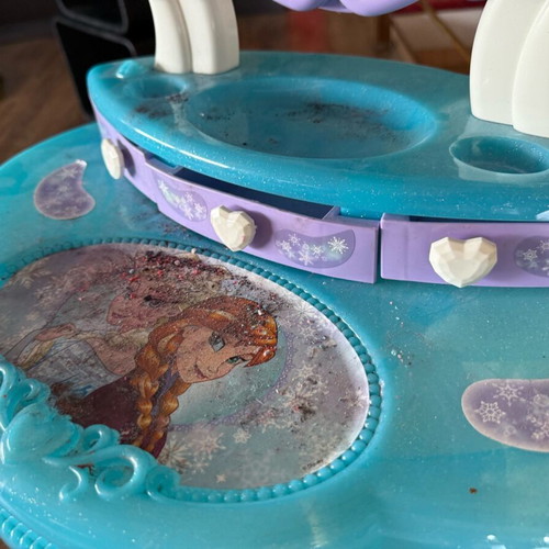 Frozen kids table used with mirror and drawers for cosmetics