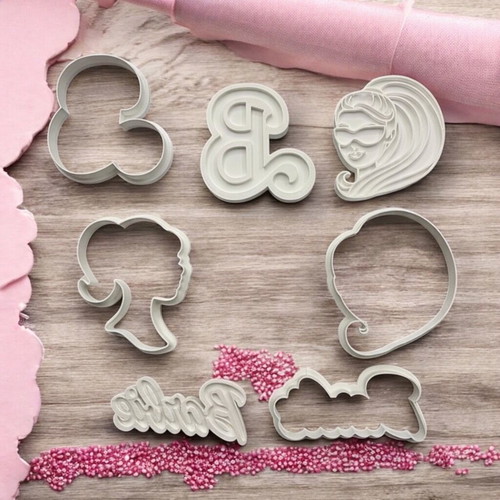 Barbie 4-piece cookie cutter set and 8cm Barbie cookie stamp made to order