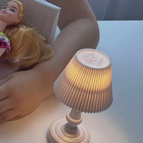 Doll lamp, battery operated