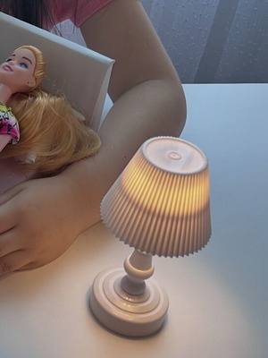 Doll lamp, battery operated