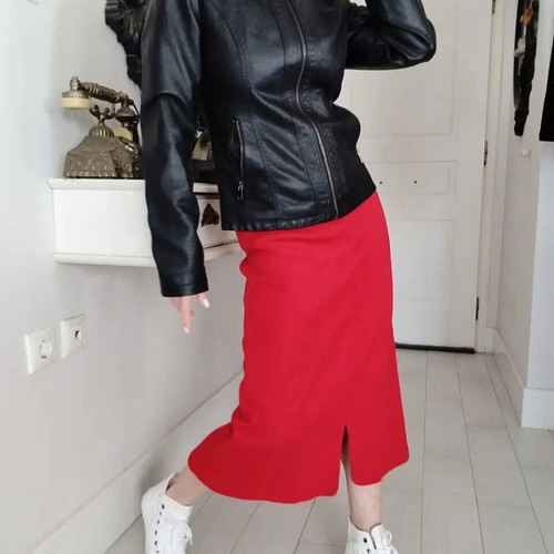 Vintage knitted skirt Made in Italy like new, red, size 52 (M/XL)