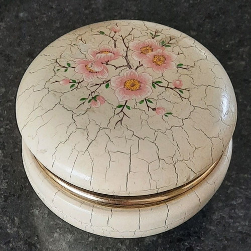 Vintage jewelry box used with crackle design