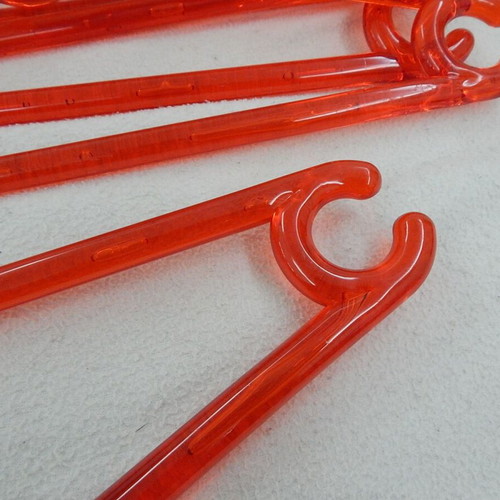 Plastic hangers pack of 5 red transparent like new