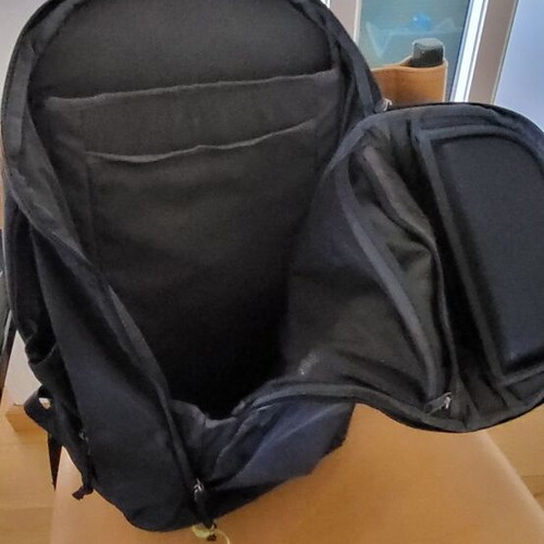 Thule EnRoute Backpack 23L laptop backpack like new, black