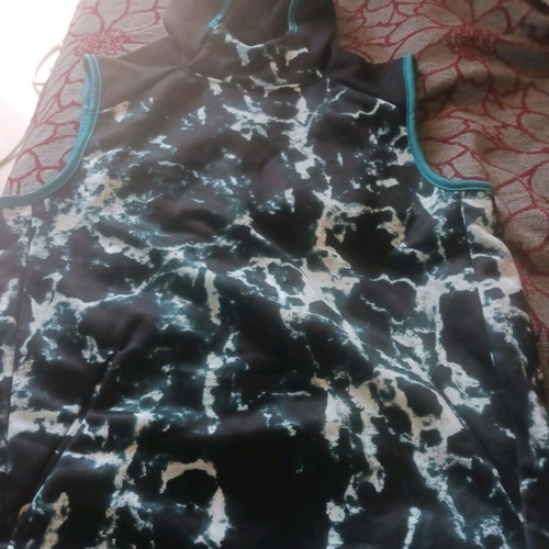 Hooded sleeveless blouse used, black and green, Medium