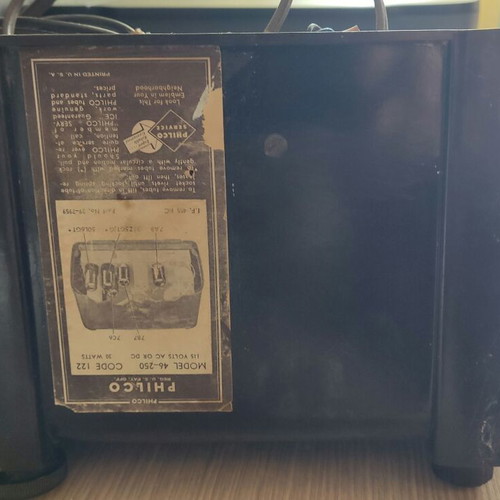 Philco Transitone 46-250 vintage radio used, missing back cover
