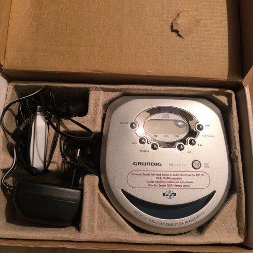 Grundig Mystixx CPD 9200 Portable CD Player used with case and headphones