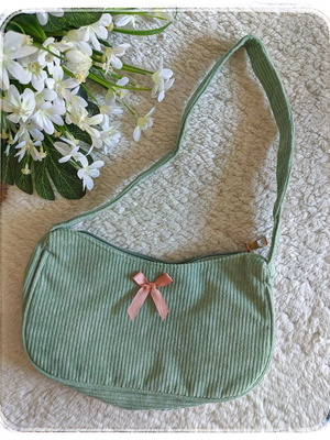 Green shoulder bag with pink bow like new, reworked