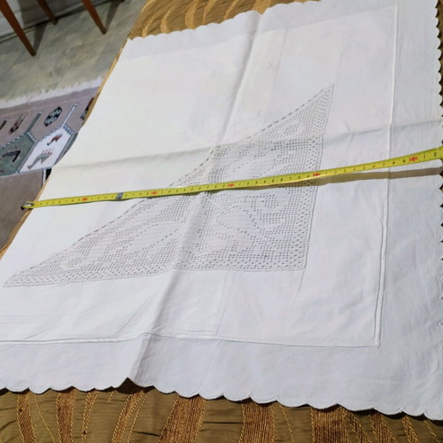 Set of 2 pillowcases like new with cutwork crochet embroidery and ruffles