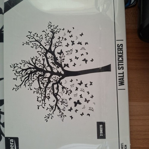 Wall sticker tree with leaves and butterflies