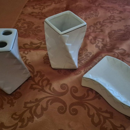 Bathroom set of 3 glass pieces used