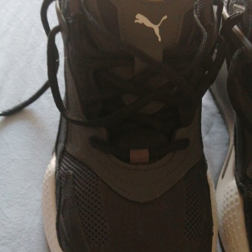 Puma sports shoes size 43, black and white