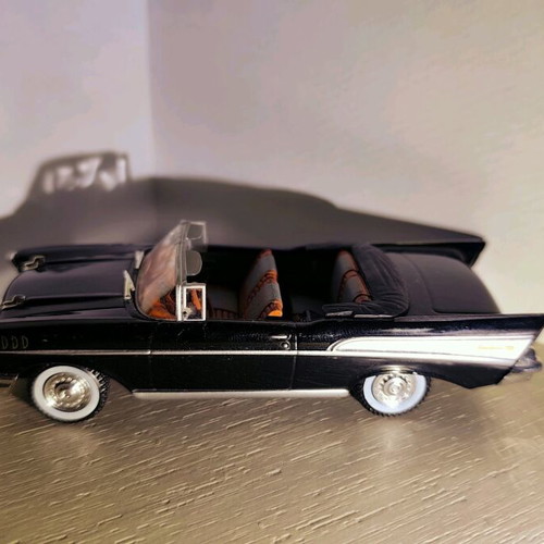 Chevrolet Ber Air 1/43 used James Bond model Universal hobbies