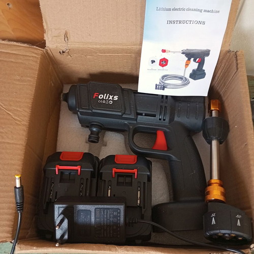 Folix cordless pressure washer like new with charger and two batteries