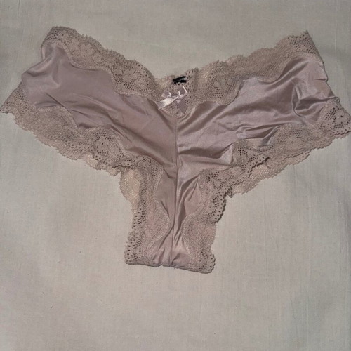 Victoria’s Secret cheeky pants new, pink, size Small