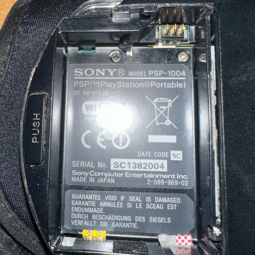 Sony PSP-1004 Fat Black used, complete pack with charger and 2x2GB memory cards