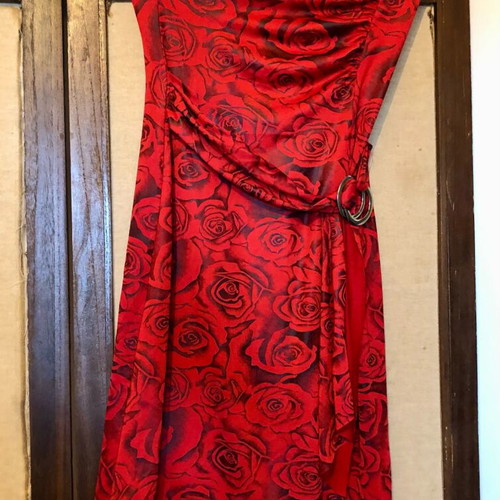 Dress intense red strapless fitted like new, size M