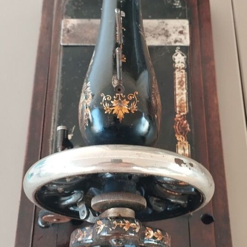 Singer antique sewing machine used, Victorian decoration 1896