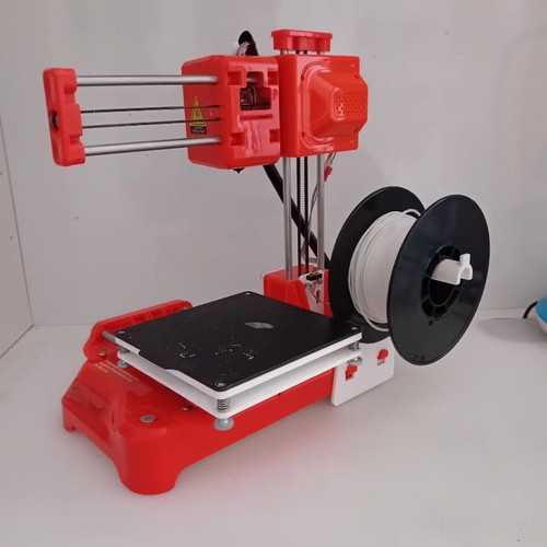 Easythreed K7 Mini 3D Printer used with small wear on printer bed