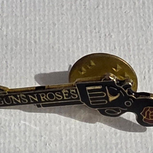 Guns N' Roses pin badge