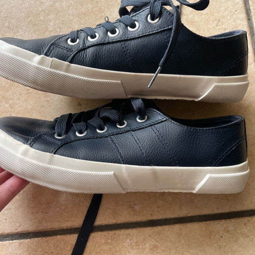 Leather sneakers Avenue navy blue like new, size 37