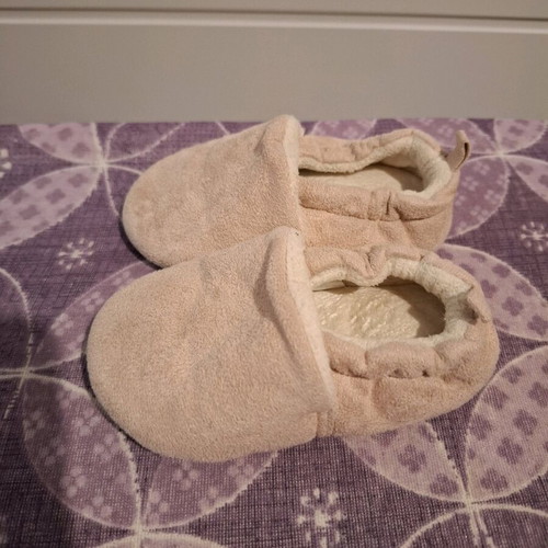 Children's slippers used, sizes 18-21, fox and pink designs