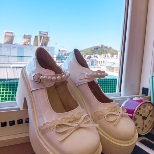 Lolita platform Mary Jane shoes like new, size 37, white