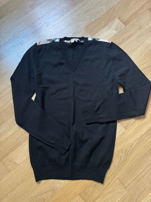 Burberry Brit V-neck sweater size S like new, black merino wool
