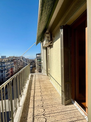 Διαμέρισμα 106 τ.μ. στον 6ο όροφο με αποθήκη και θέα στη Θεσσαλονίκη