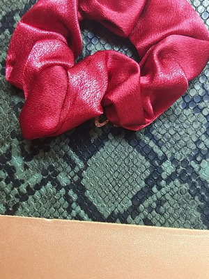 Scrunchie μεταχειρισμένο, μπορντό σατινέ