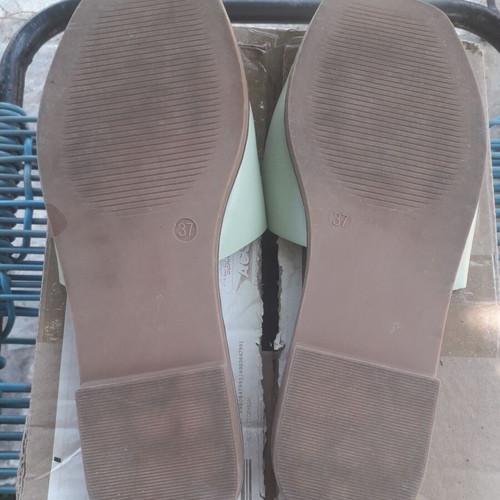 Mule slippers size 37 new without box