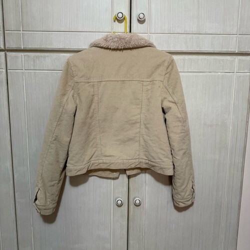 Beige corduroy jacket Pull & Bear with teddy lining like new, size L