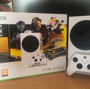Xbox series s gilted hunter bundle special edition