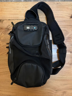 Bange bag used, black crossbody chest-shoulder bag with wear