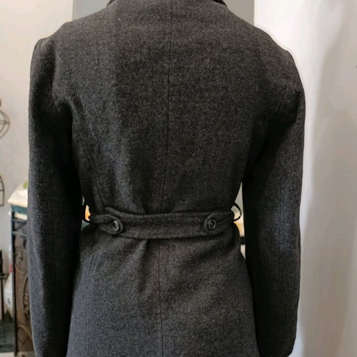 Tresor Short Grey Coat Like New With Belt