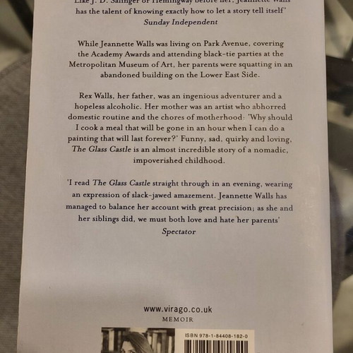 The Glass Castle by Jeannette Walls like new, English