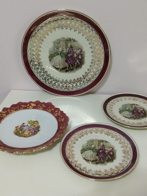 Vintage porcelain plates set of 4 like new, French design