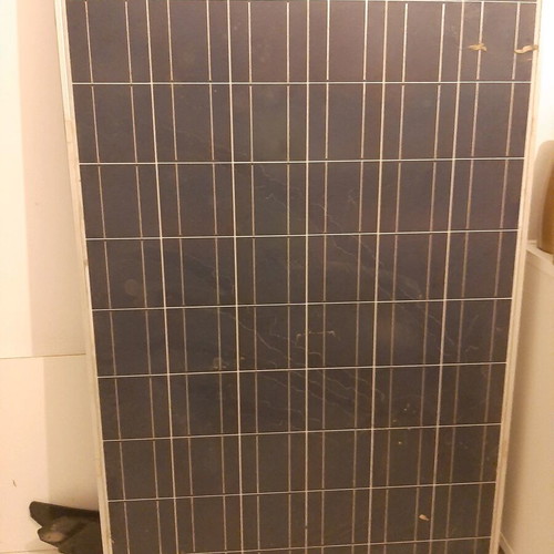 Photovoltaic system new with 3 panels 245W and battery